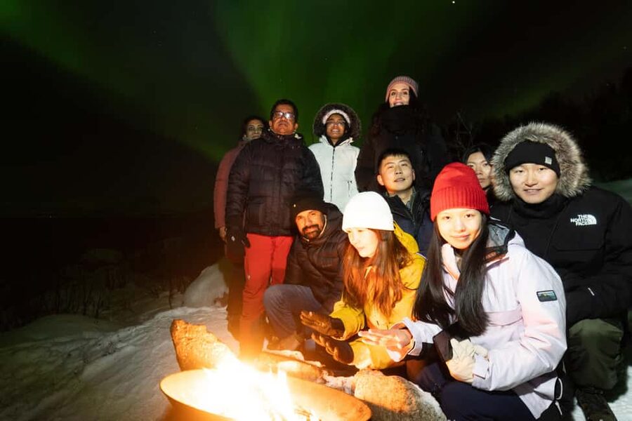 Tromsø: Northern Lights Chase, Local Guide, Foods & Pictures - Warmth Gear: What You Get and What You Still Must Bring