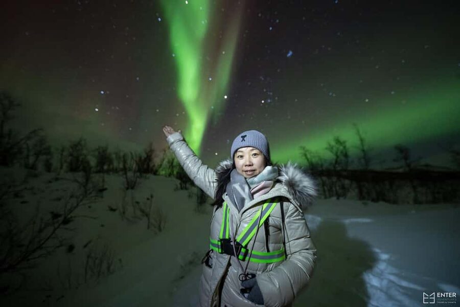 Tromsø: Northern Lights Chase with Expert Guides & Photos - The 7-hour rhythm: a photo stop, then remote viewing windows