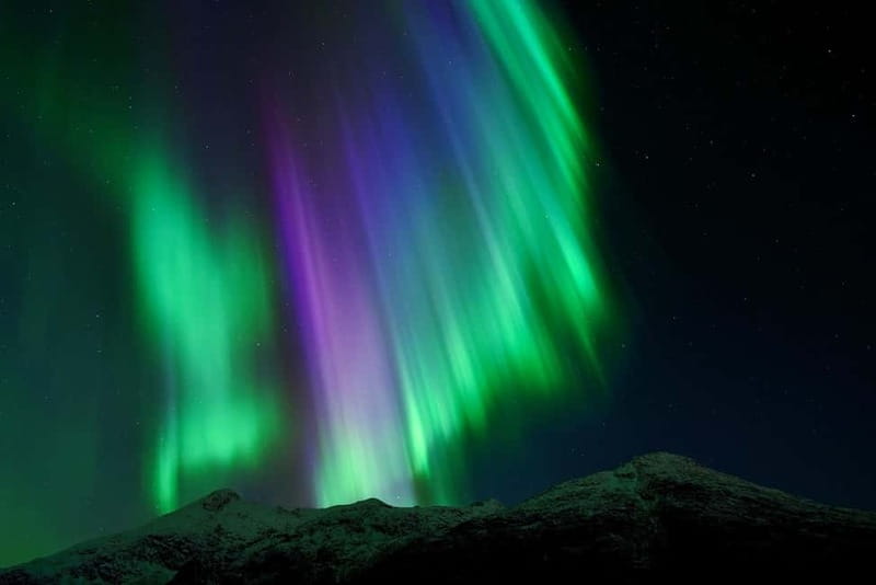 Tromsø: Northern Lights Chase with Local Guide & Free Photos - Driving to darker skies, remote viewpoints, and even Finland