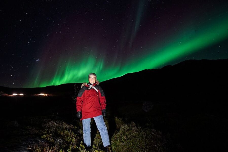 Tromsø: Northern Lights Chase with Photos and Bodysuits - Guides and Drivers: Why the Team Makes a Difference