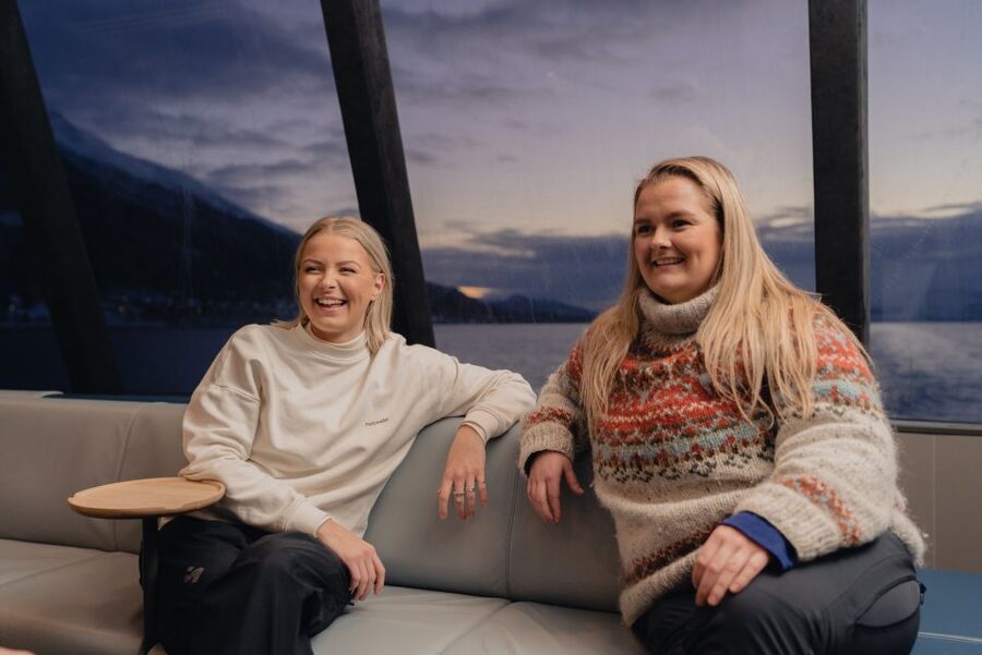 Tromsø: Northern Lights Cruise with 2nd Chance Guarantee - How the guides turn cloudy chaos into a plan