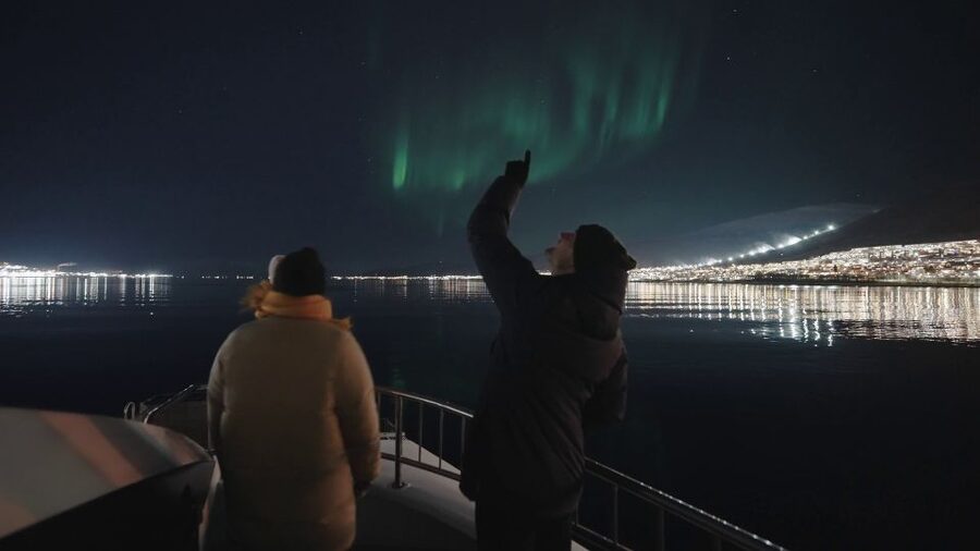 Tromsø: Northern Lights Cruise with 2nd Chance Guarantee - Photos on a moving boat, what to expect