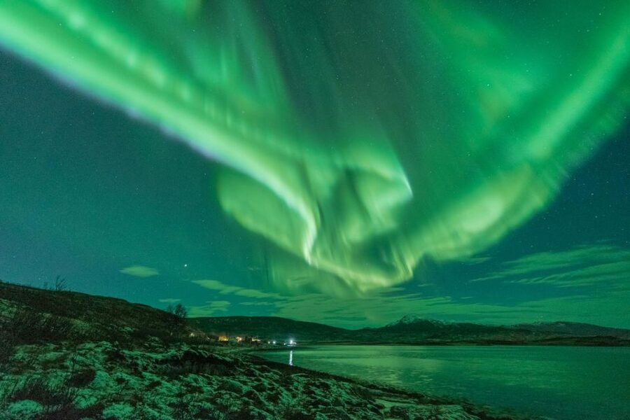 Tromsø: Northern Lights Hunt with Photos and Hot Food - What Happens Once the Sky Turns Clear: Camp Setup and Waiting