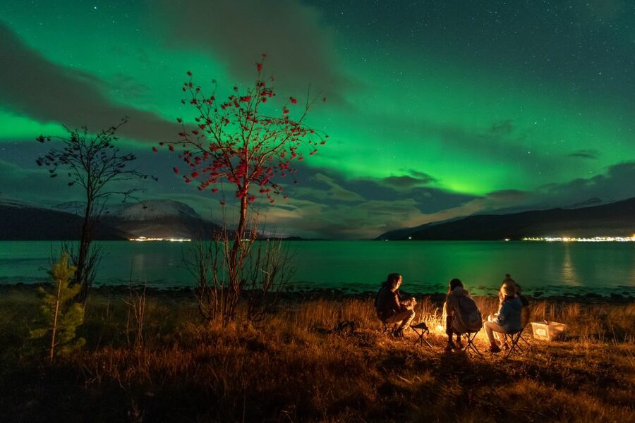 Tromsø: Northern Lights Hunt with Photos and Hot Food - Where You Start in Tromsø, and How the Night Gets Planned