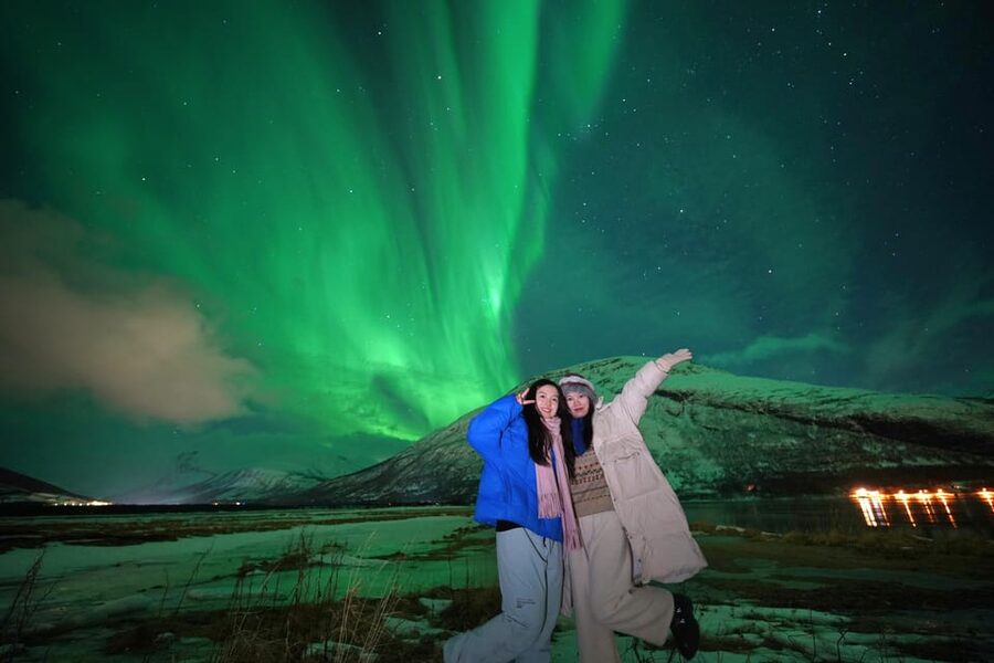 Tromso: Northern Lights Minibus Tour with Campfire - How the Night Pans Out, Stop by Stop
