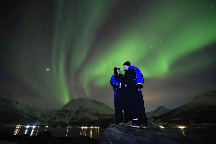 Tromsø: Northern Lights Tour with Dinner and Native Guide - Chasing the Northern Lights When Weather Refuses to Cooperate