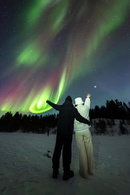 Tromsø: Northern Lights Tour with Local Stories & Photos - Meeting at Norwegian Travel Shop: what to do before you freeze