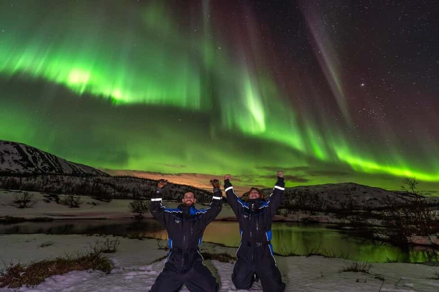 Tromsø: Premium Northern Lights Chase with Free Photos - Meeting at Scandic Ishavshotel, then getting armored for the Arctic