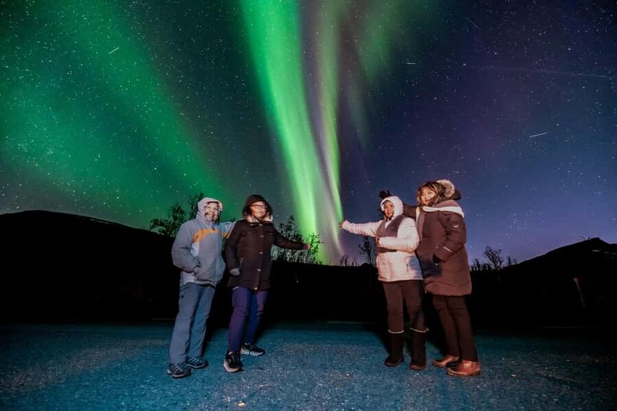 Tromsø: Premium Northern Lights Tour Small Group 8 Guests - What the 8 Hours Typically Feel Like (From Pickup to Drop-Off)