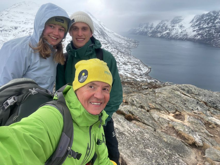 Tromso: Scenic & Eco-Friendly Snowshoeing Tour - The pause point: warm drinks, biscuit, and photo time