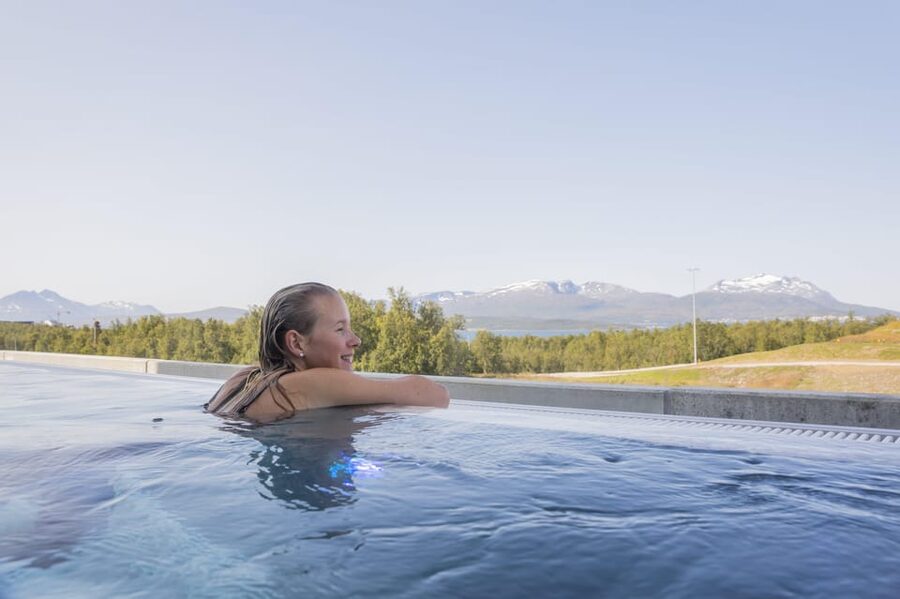 Tromsø: Spa/Pool with Bath, Sauna and Outdoor Heated Pool - Inside your day: how the pools and family areas actually work