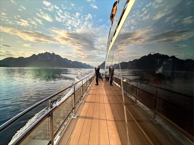 Tromsø: Summer Arctic Light Cruise with a Guide - Key things that make this cruise worth your time