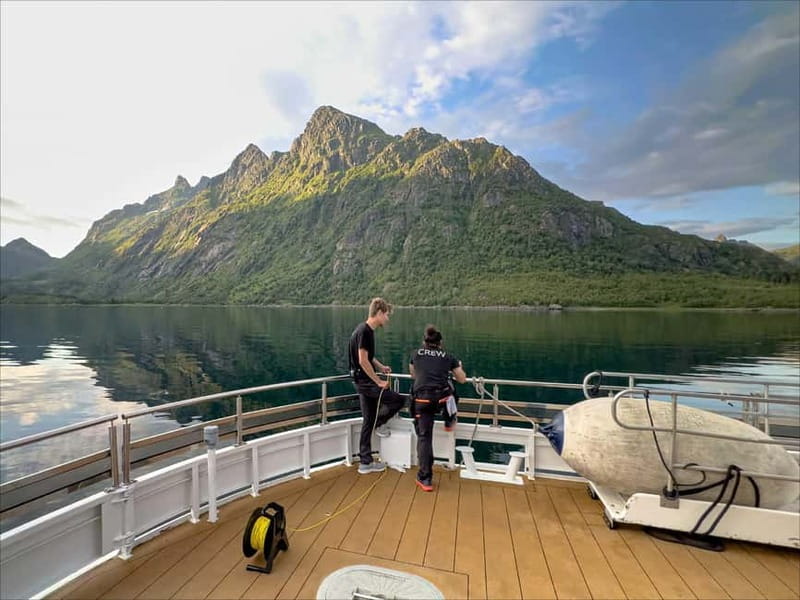 Tromsø: Summer Arctic Light Cruise with a Guide - Meeting Brim Explorer and getting comfortable fast