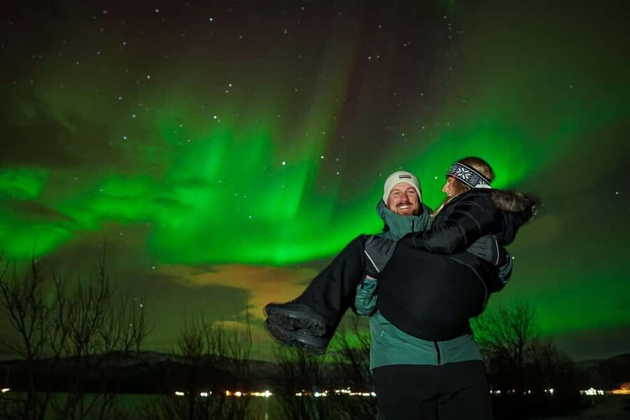 Tromsø: Unlimited Northern Lights Chase Across Borders - The chase itself: stops, waiting, and how the night flows