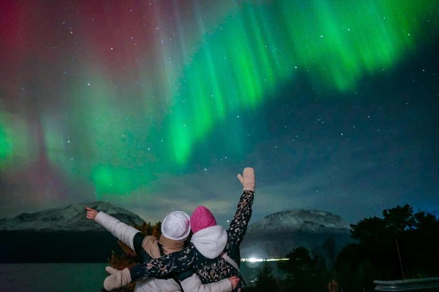 Tromsø: Unlimited Northern Lights Chase Across Borders - Packing smart: what to bring and what to leave at home