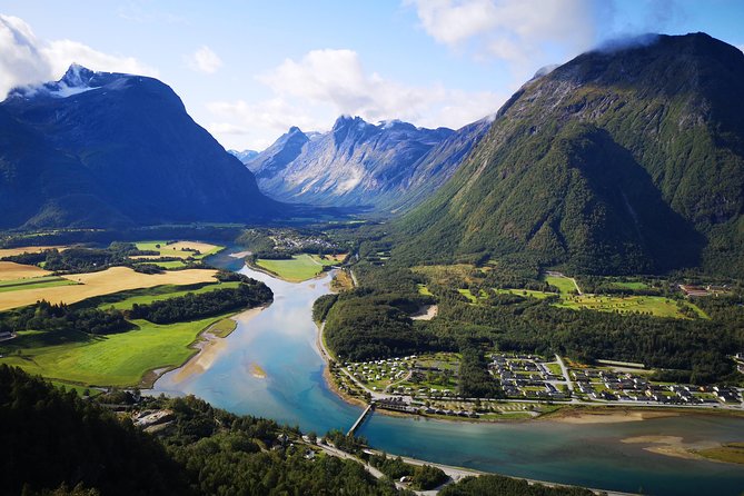 Via Ferrata Åndalsnes Intro Wall - Norsk Tindesenter start: gear, safety, and getting clipped in the right way