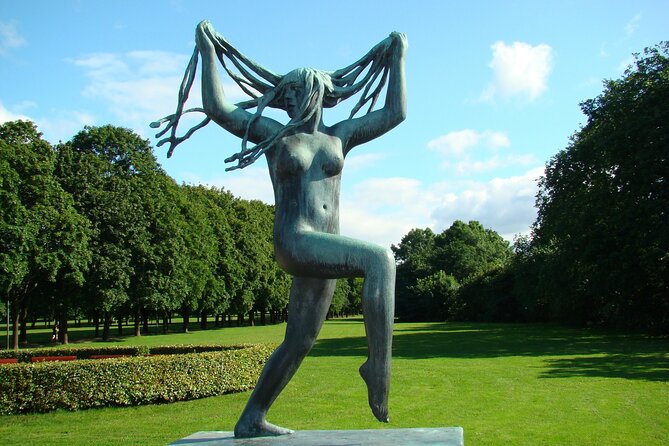 Visit the Instaworthy Spots of Oslo's Vigeland Park with a Local - Starting at Oslo City Museum, then turning art into a story